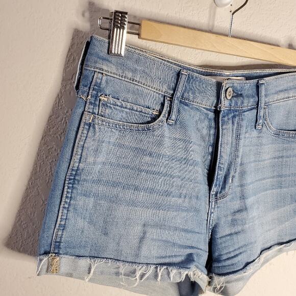 Hollister Light Wash High Rise Denim Jean Cut off shorts  Great Condition - Picture 9 of 10